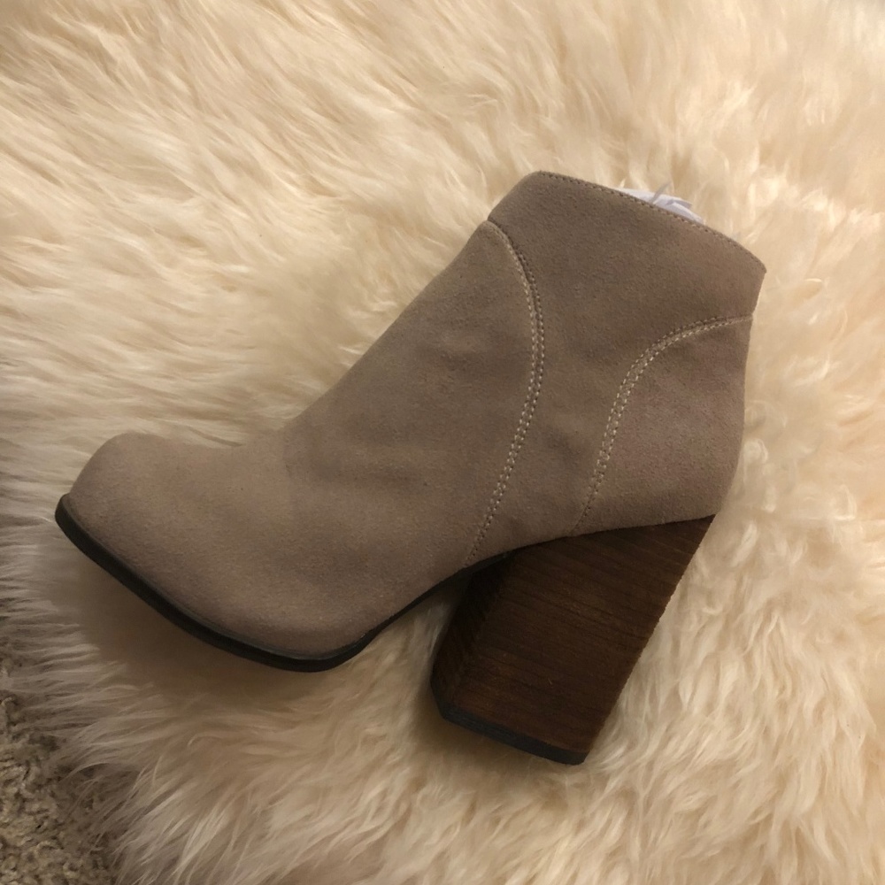 NWT Jeffrey Campbell Rumble Booties